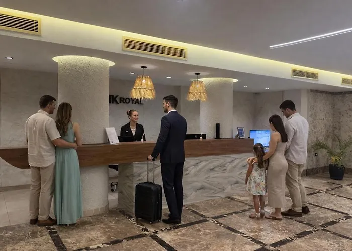 Motel Tk Royal &